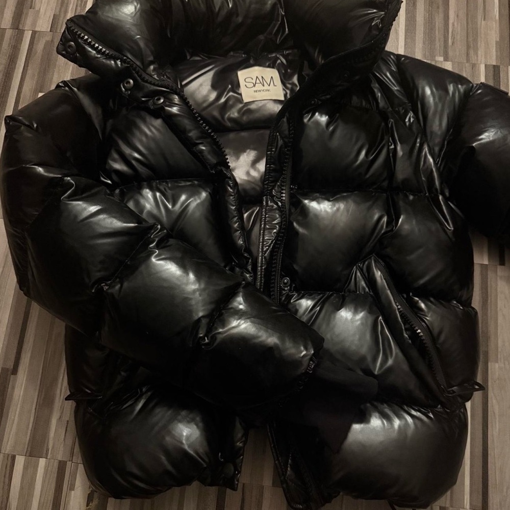SAM Isabel Glossy Down Puffer Jacket in Black